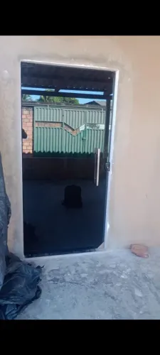 Porta de Vidro Temperado com Ferragens