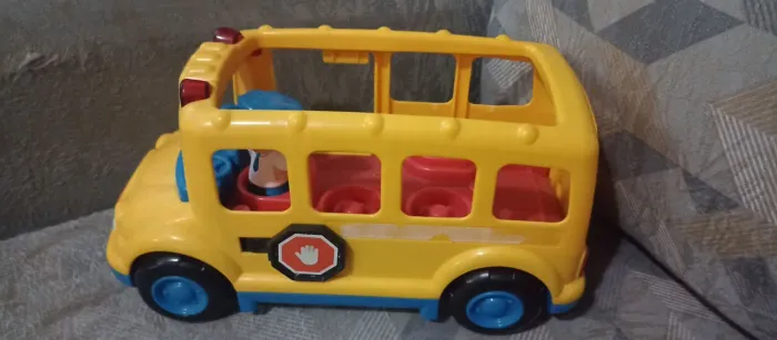 Ônibus Escolar vintage Fisher Price, raridade, música e luzes funcionando
