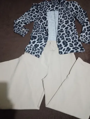 Linda Calça feminina alfaiataria bege