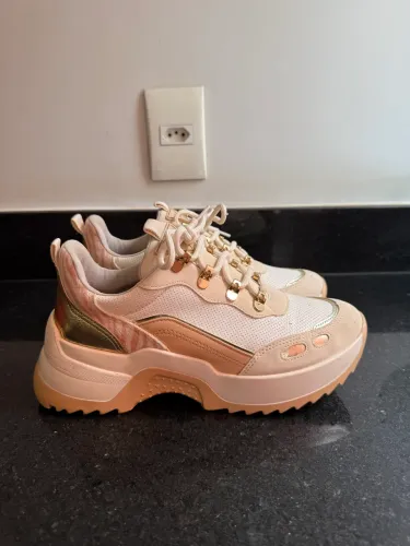Tênis casual Via Marte