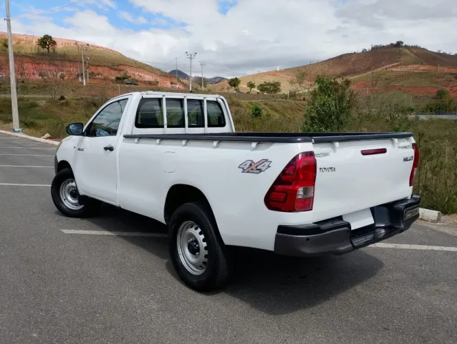 Toyota Hilux CS 4X4 2.8 TDI Diesel Mec. 2019