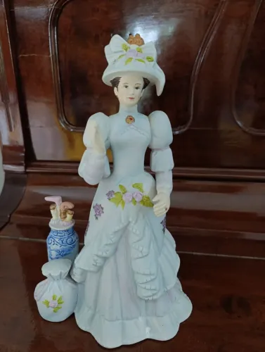 Boneca Avon Mrs Albee 2013