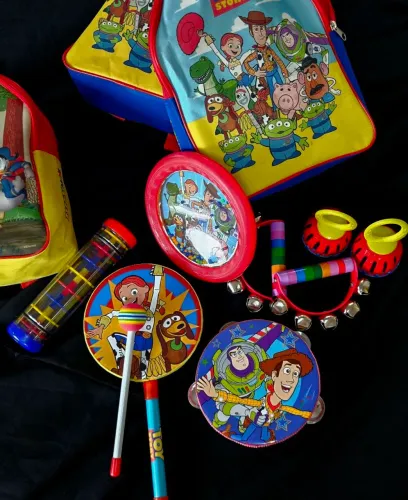 Kit percussão PHX infantil 8 instrumentos toy story ou Mickey 