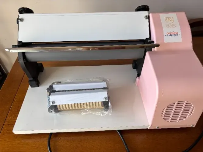 Máquina Laminadora UG Utilidades Gourmet - Rosa Charmosa e Prática!