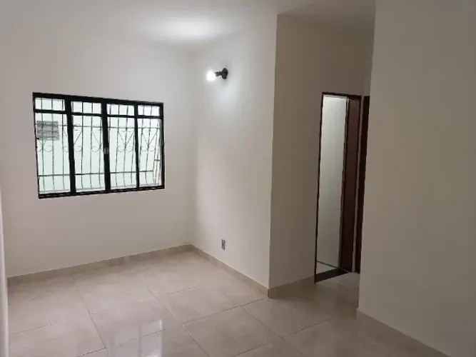 Apartamento 2 Quartos, predio individual e agua separada.