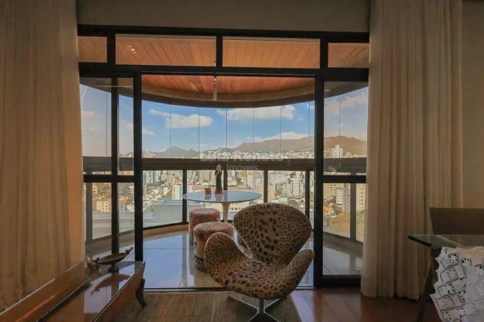 Apartamento à venda no bairro Santo Antônio