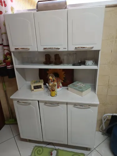 Armário de cozinha Itatiaia 6 portas com balcão e cristaleira