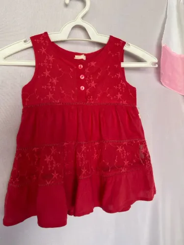 Vestido Vermelho Infantil com Detalhes em Renda