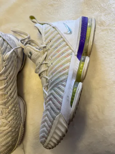 Nike LeBron 16 "Buzz Lightyear"
