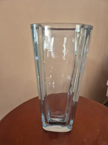 BOHEMIA - Vaso em cristal espesso tcheco Bohemia. Med. 30x12x8 cm<br>R$ 1.350,00