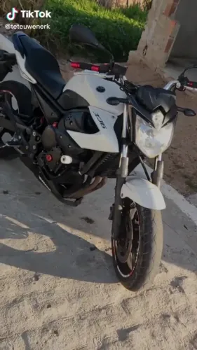 YAMAHA XJ6 N CONSERVADA