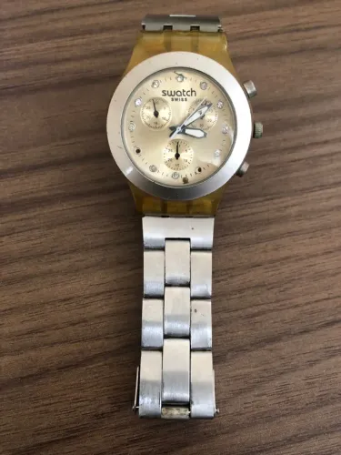 Relógio cronógrafo de pulso Swatch Irony de metal com pulseira de metal. 