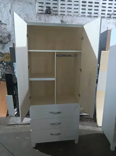 Guarda roupa de solteiro 