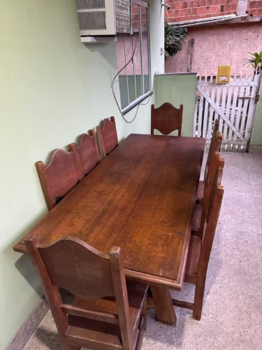 Mesa Rústica com 8 cadeiras