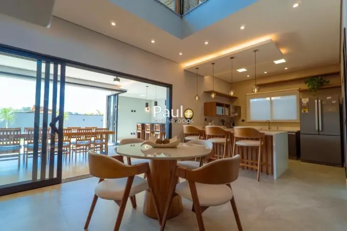 Casa à venda em Valinhos, Condomínio Residencial Terras do Caribe, com 3 suítes, com 310 m