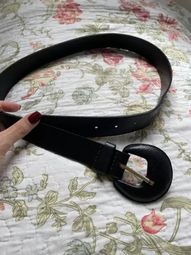 Cinto feminino de couro preto