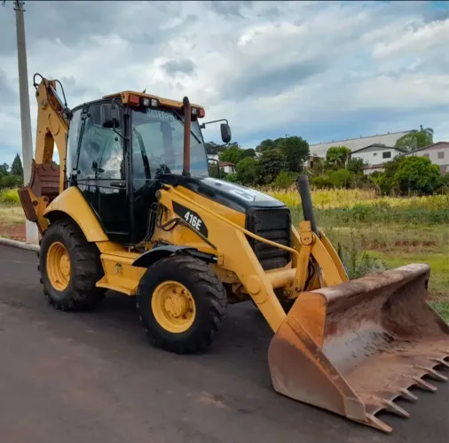 Retroescavadeira Cat 416 E 2012 