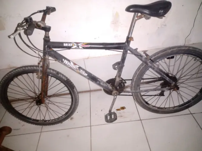 Bicicleta aro 26 com 18 marchas