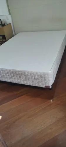 Box Castor para colchão casal normal