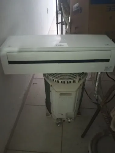 Vendo split inverter 12.btus $=1.150,00