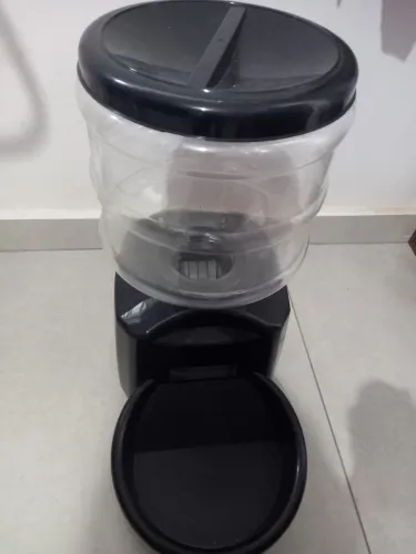 Comedouro automático para cachorro 