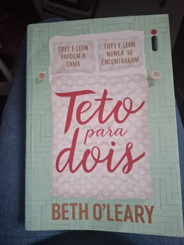 Livro Teto para dois (Beth O'Leary)