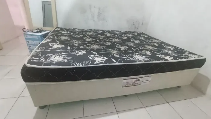 Vendo Cama Box e Fogão Elétrico por 300 reais