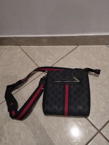 4 bolsas pequenas na promoção.