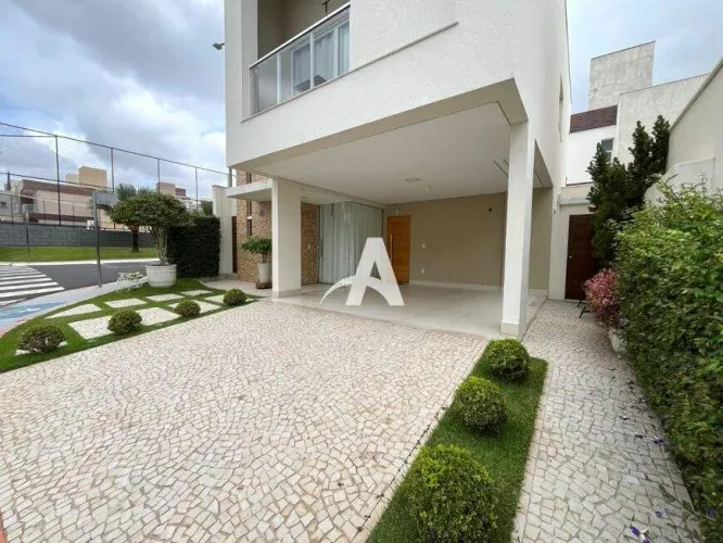Casa em Condomínio para aluguel, 4 quartos, 4 suítes, 5 vagas, Granja Marileusa - Uberlând