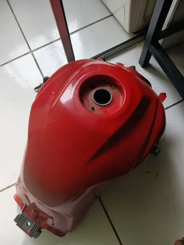 Tanque de 160 vermelha