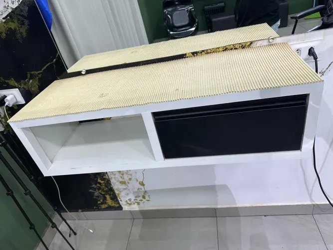 Vende-se bancada e cadeira para barbearia ou salão de beleza