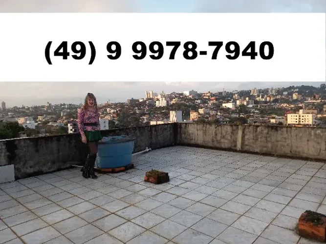 VENDO CASA EM CHAPECÓ NO BAIRRO ESPLANADA COM 250M² CONSTRUÍDO, 2 VAGAS DE GARAGEM.