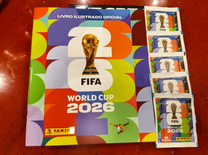 Copa do mundo da FIFA 2026 Kit c/1 Álbum Brochura + 5 envelopes de figurinhas 