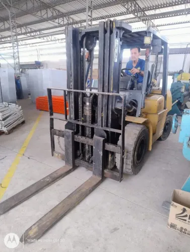Empilhadeira a Diesel TCM 401 4000kg