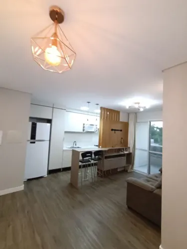 Apto Mobiliado com Escritura Pública - 2 dorms - suíte - 1 vaga - Ingleses