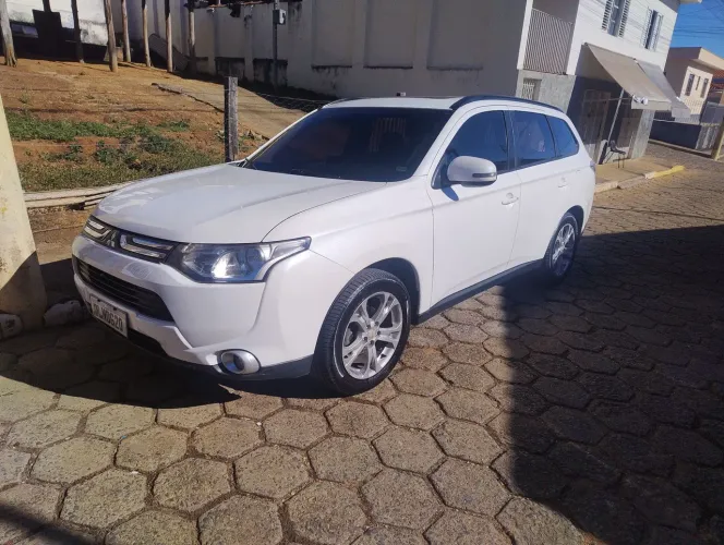 Mitsubishi Outlander 2.0 16V 160cv Aut. 2015