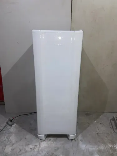 Geladeira esmaltec- faço a entrega
