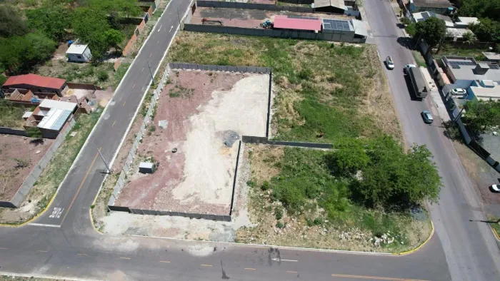 Aluga-se terreno fechado bairro aeroporto Corumbá