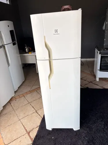 Geladeira Electrolux frost free (entrego ) 