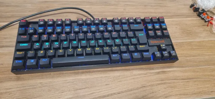 Teclado Mecânico Redragon Kumara RGB - Switch Vermelho