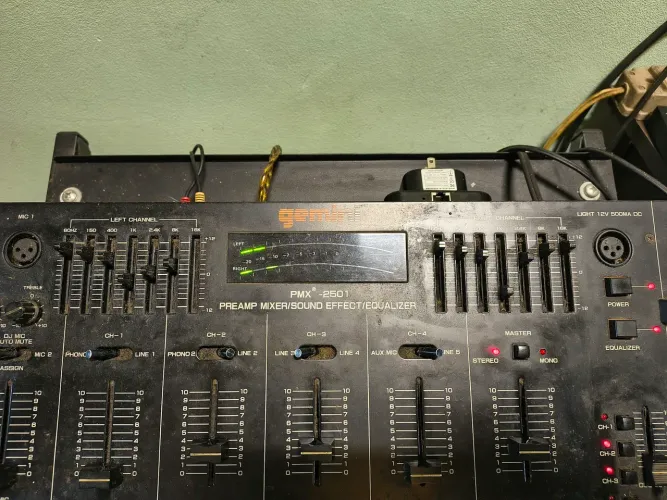 Mixer Gemini pmx-2501 preamp sound effect equalize
