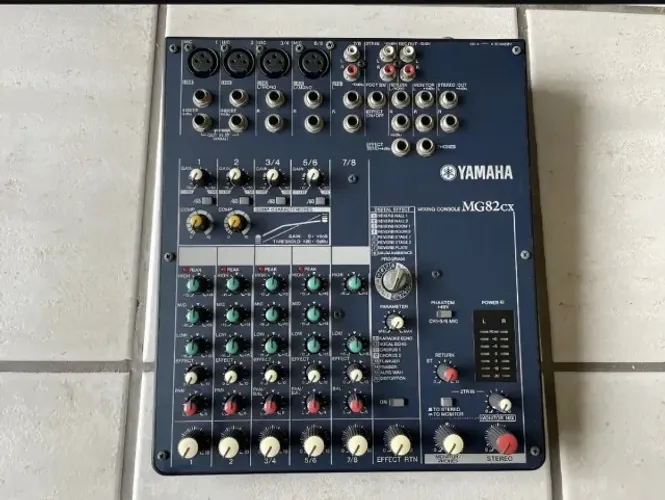 Mesa de Som Yamaha