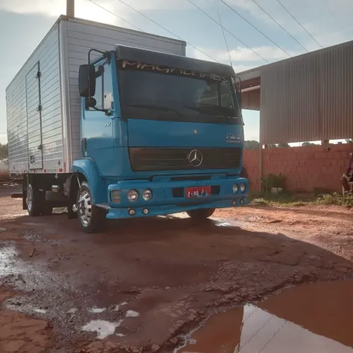 Caminhão Mercedes 712C