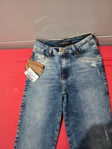 Vende-se calça Damyleer nova