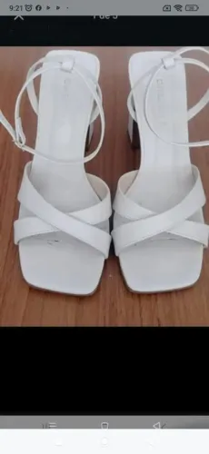 Sandália couro branca + vestido