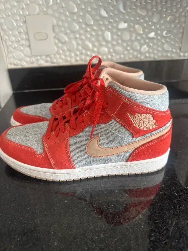 Nike Jordan 1 Mid SE