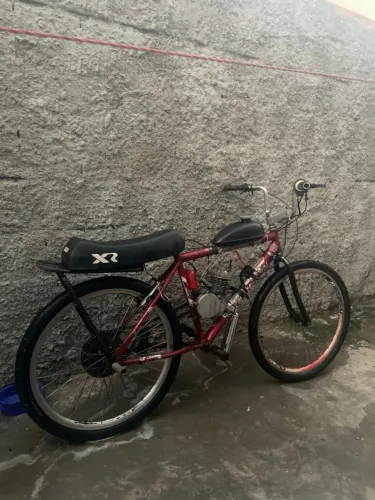 Troco ou vendo , motorizada! Sem detalhes só pegar e usar . Aceito propostas