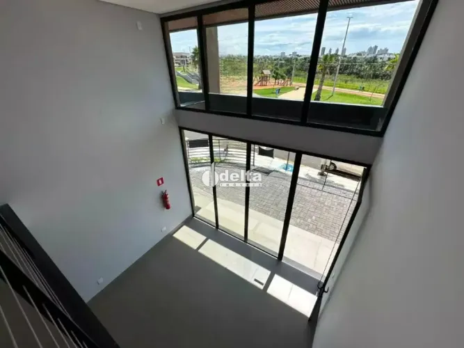 Loja disponível para Locação e Venda no bairro Jardim Sul em Uberlândia-MG.