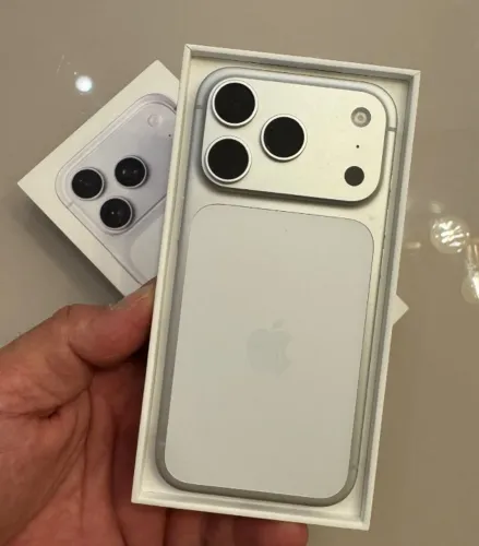 iPhone 17 Pro 256G Praticamente Novo (leia a descrição)