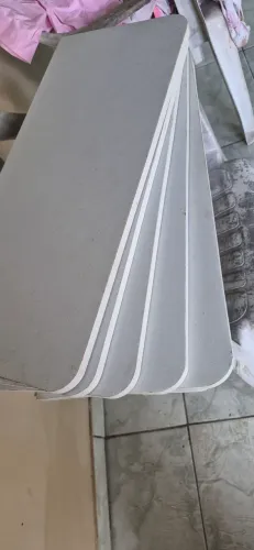 Prateleira semi nova com algumas alvaria, não faço entrega